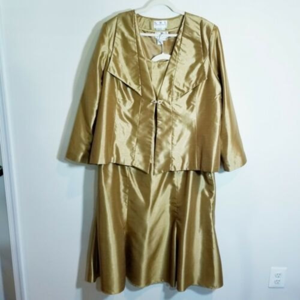 G. M. I. Woman Sz 24W 3 Piece Suit Gold Church Wedding Formal NWOT